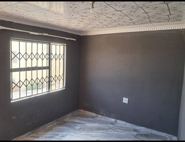 1 BEDROOM PROPERTY TO RENT IN VILLA LIZA